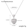 Collana con pendente a cuore in acciaio al titanio argento con design a strati e catena a O - Cuore Pieghettato / Argento
