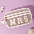 Transparente PVC Kosmetiktasche mit weißen Chenille-MRS-Patches und goldenem Reißverschluss - Weiße Tasche (MRS)
