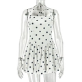 Dettaglio vestito bianco a pois con scollo all'americana e vita con pieghe in chiffon - S / Bianco a pois