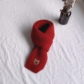 Sciarpa rossa in maglia per bambini con toppa in pelle a forma di orsetto - Borgogna