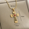 Détail montrant les dimensions du pendentif croix dorée avec strass et chaîne de 40+5cm - Style de Croix Flèche en Émail Rouge Noir (9-9)