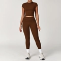 Completo yoga due pezzi marrone scuro con leggings a vita alta e crop top corto - Taglia S / Top E Pantaloni / Manica Corta + Leggings / marrone cioccolato