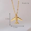 Elegante goldene Flugzeug-Halskette mit Kristallen und Größenangaben - Goldenes Flugzeug