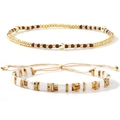 Boho-Mehrlagen-Perlenarmband Set mit goldenen Metallakzenten und Tila-Perlen - 2-Teiliges Set - Weiß/Rotbraune Quadratische Perlen