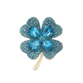 Eleganter Vierklee-Anstecknadel mit blauen Kristallen und vergoldetem Metall-Finish - Aqua