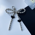 Portachiavi con fiocco di perline argentate e ciondoli a cuore nero, stile coreano - Fiocco Argento Cuore Nero