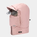 Primer plano de gorro de invierno rosa con gafas y forro cálido de piel sintética suave - Talla única / Rosa