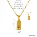 Tableau des tailles détaillé pour pendentif carré A en acier inoxydable plaqué or 18k - Lettre A