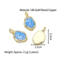 Unregelmäßiger Anhänger mit blauem Opal und 18 Karat Vergoldung auf Kupfer - Anhänger G (Blau)