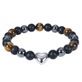 Dettaglio del bracciale in agata opaca e occhio di tigre da 8mm con cuore d'argento - Bracciale Occhio di Tigre Giallo
