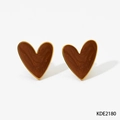 Orecchini a cuore dorati con trama in marmo marrone per un look vintage - Orecchini a Cuore Marroni (KDE2180)