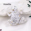 Froschfigur aus weißem Türkis und Goldfolie-Harz mit polierter Marmorstruktur - Howlith