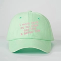 Casquette de baseball vert menthe avec texte rose I work hard so my dogs can live a better life - vert clair