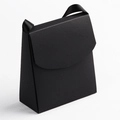 Minimalistische schwarze trapezförmige Geschenktüte aus Papier mit Satin-Tragegriff - Faltbare Handtasche / 7*7*2cm / Schwarz
