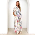 Hemdkleid im italienischen Urlaubsstil mit Blumenprint, Gürtel und Taschen aus Leinen - S / Weiß mit rosa Blumen
