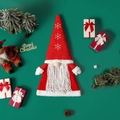 Punta per albero di Natale gnomo in maglia rossa con ricamo a fiocco di neve - Cappello per Albero in Maglia Gnomo Senza Volto Rosso / Rosso