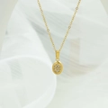 Collar minimalista de titanio dorado con colgante de cristal de circón ovalado para mujer - Collar Ovalado-N0103