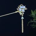 Goldener chinesischer Haarstab mit hellblauen Harzblumen und feinen Metallquasten - Hellblaue Blütencluster Maiglöckchen Künstliche Perle Quaste (1800)