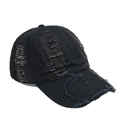 Détail d'une casquette noire en coton vieilli montrant des trous et une texture effilochée - Réglable / Noir