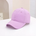 Dettaglio cappellino in cotone lavanda con visiera curva rinforzata e occhielli traspiranti - 54cm (3-8 anni) / Stile Tinta Unita - Viola