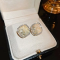 Boucles d'oreilles irrégulières en cristal champagne avec tiges en argent et doré - Carré de Strass Doré (9# Aiguille en Argent)