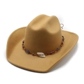Chapeau de cowboy camel en feutre avec ruban perlé ethnique sur fond blanc - Chameau Style 01