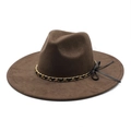 Dettaglio di un cappello fedora marrone scuro con catena dorata e fiocco in pelle nera - M (56-59cm) / Marrone (Camoscio)