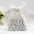 Detail of white butterfly laser-cut candy box with an organza ribbon and pearl finish - Silver
