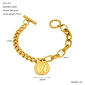Detail van 18k vergulde roestvrijstalen armband met Queen Elizabeth munt hanger - Gouden Koningin Hoofd Gemengde Kettingstijl (ZH421G)