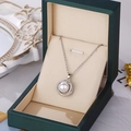 Collier avec pendentif perle argentée et doubles anneaux sertis de diamants en boîte verte - 8897-Argent