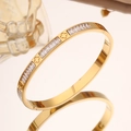 [225] Golden Four-leaf Clover Diamond Bangle