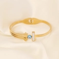 Brazalete dorado de acero inoxidable con dijes de ojo y corazón sobre fondo de seda - Estilo de Ojo de la Suerte Corazón Estrella (1#)