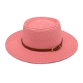 Eleganter rosa Strohhut mit flacher Krone und einem braunen dekorativen Ledergürtel - M (56-58cm) / Altrosa