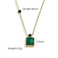 Collier en acier titane doré avec pendentif carré en pierre verte et chaîne de 46 cm - Zircone Vert Foncé