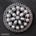 Retro round pearl brooch with crystal floral inlay in silver finish, size 4.5x4.5cm - Pearl Disk