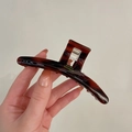 Grande pince à cheveux en acétate écaille de tortue pour cheveux épais femme - Style à Poignée Carrée / Ambre