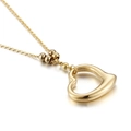 Collana in acciaio al titanio dorato con pendente a cuore cavo e piccole perline - Collana di Perle a Cuore (Oro) (KN230185-Z)