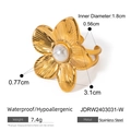 Anello a fiore in acciaio dorato con perla bianca e dettagli sulle misure del prodotto - Stile Anello a Fiore con Perla Dorata (JDRW2403031-WE)