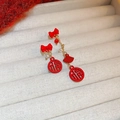 Orecchini a fiocco rosso asimmetrici con perla e ciondolo con carattere cinese Fu - Nappa Carattere Fu Fiocco Asimmetrico (30# Perno per orecchini in argento-Rosso-Nappa Fu Tonda)