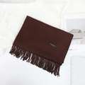 Écharpe marron foncé toucher cachemire avec franges et étiquette pour l'hiver - 70×200cm / Café