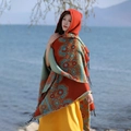 Poncho ethnique à capuche avec motifs floraux vifs et franges pour un look chaud - LM286 Mer de Fleurs - Orange