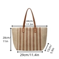 Bolso tote de paja tejida con rayas marrones y asas de cuero con medidas detalladas - Caqui