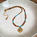 Boho κολιέ με καφέ και μπλε χάντρες και χρυσό μενταγιόν με ανάγλυφο αστέρι - 23# Μποέμ Starburst Ουρανό Μπλε Κολιέ με Χάντρες