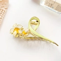 Elegante gouden tulp haarklem met crème emaille en parel accenten voor dames - Geel 11.5cm