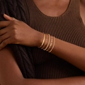 Set aus vergoldeten Büroklammern- und Gliederkettenarmbändern im modischen Lagenlook - Gold (Manschettenarmreif/Büroklammer/Perle/Figaro/Panzerkette)