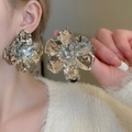 Übergroße silberne Metallblumen-Ohrringe mit Hammerschlag-Optik und Vintage-Ästhetik - 2# Silber Plissierte 3D Blumen Ohrstecker (Stahlnadel)