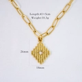Detalle de collar de cadena de oro con colgante cuadrado y medidas de tamaño - Colgante Cuadrado Geométrico Hueco (XB2406007-3)