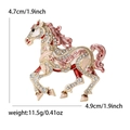 Spilla a forma di cavallo dorata con smalto bianco e rosa e strass luccicanti - Rosa