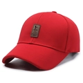 Klassieke felrode baseballpet van getextureerd breiwerk met bruine lederen merkpatch - Verstelbaar / Rood