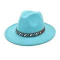 Détail de chapeau fedora en laine bleu ciel avec ruban en cuir à perles ethniques - M (56-58cm) / Bleu lac